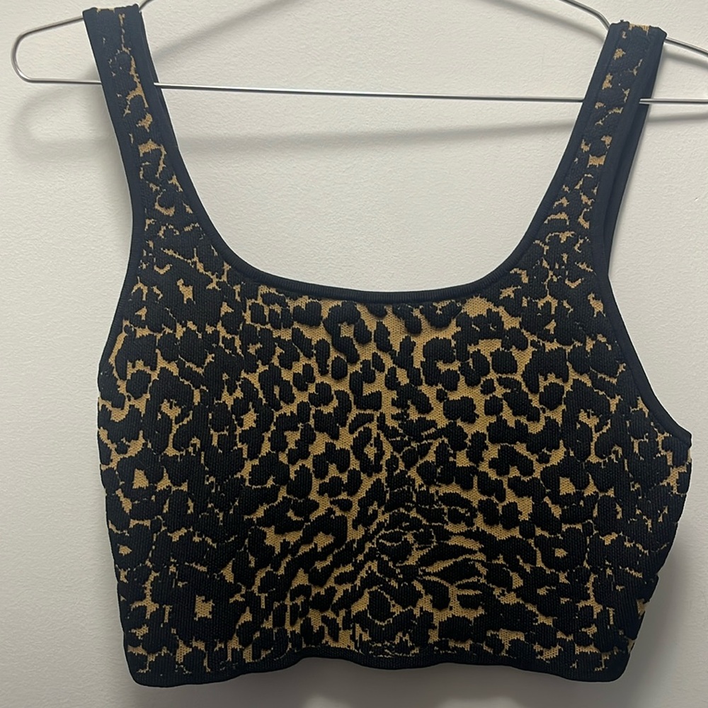 Aritzia Sculpt Crop Top